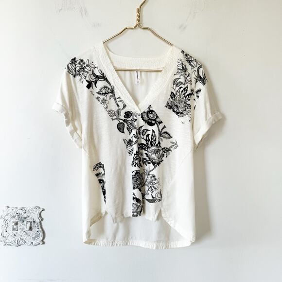 Anthropologie Daily Practice Black Floral Print Oversized V-Neck T-Shirt XXS - Picture 8 of 9